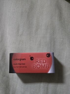 Red Bomb Nude Blur Tint - Red